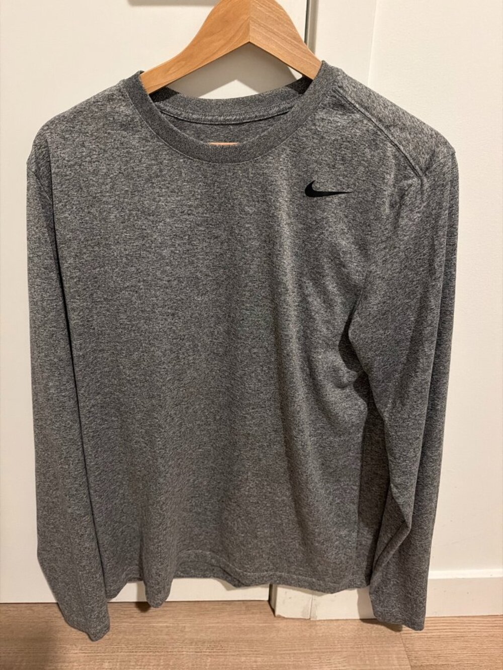 Nike Mens Heather Gray Long Sleeve T Shirt Size M